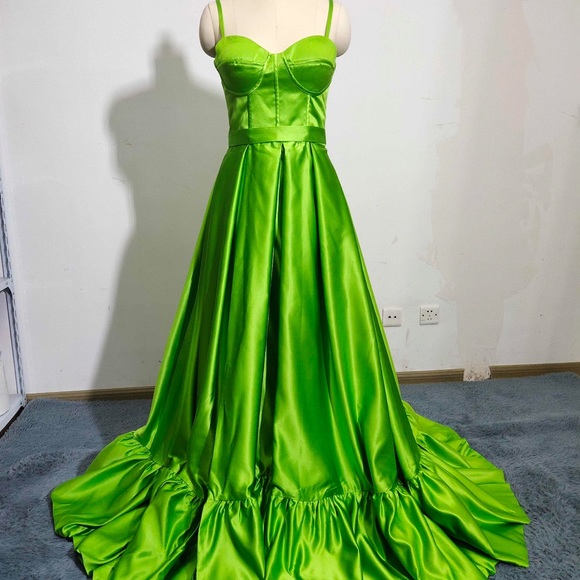 Plus Size Pink Gown/Prom Dress - Picture 8 of 10